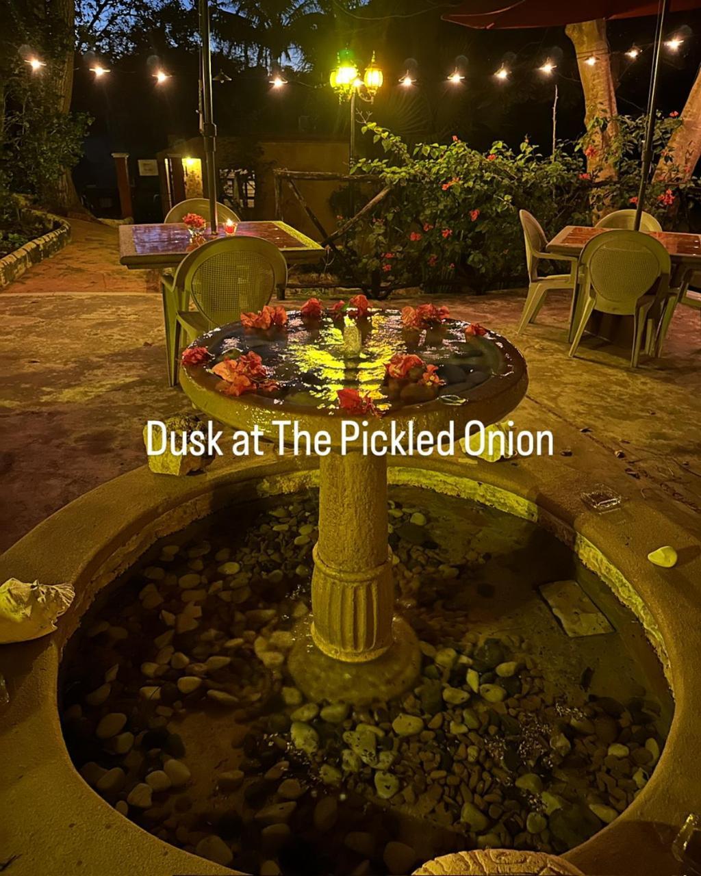 The Pickled Onion B&B And Restaurant Uxmal Santa Elena Exterior foto