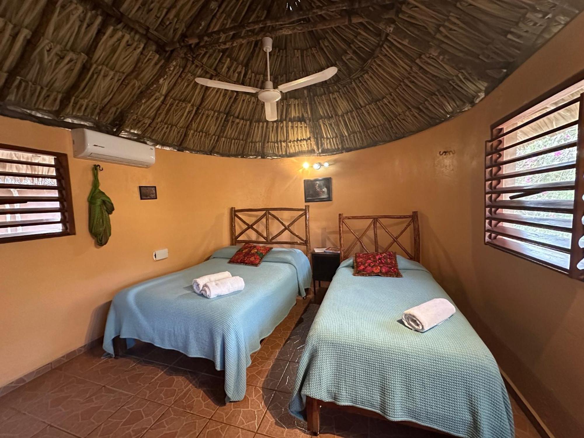 The Pickled Onion B&B And Restaurant Uxmal Santa Elena Exterior foto