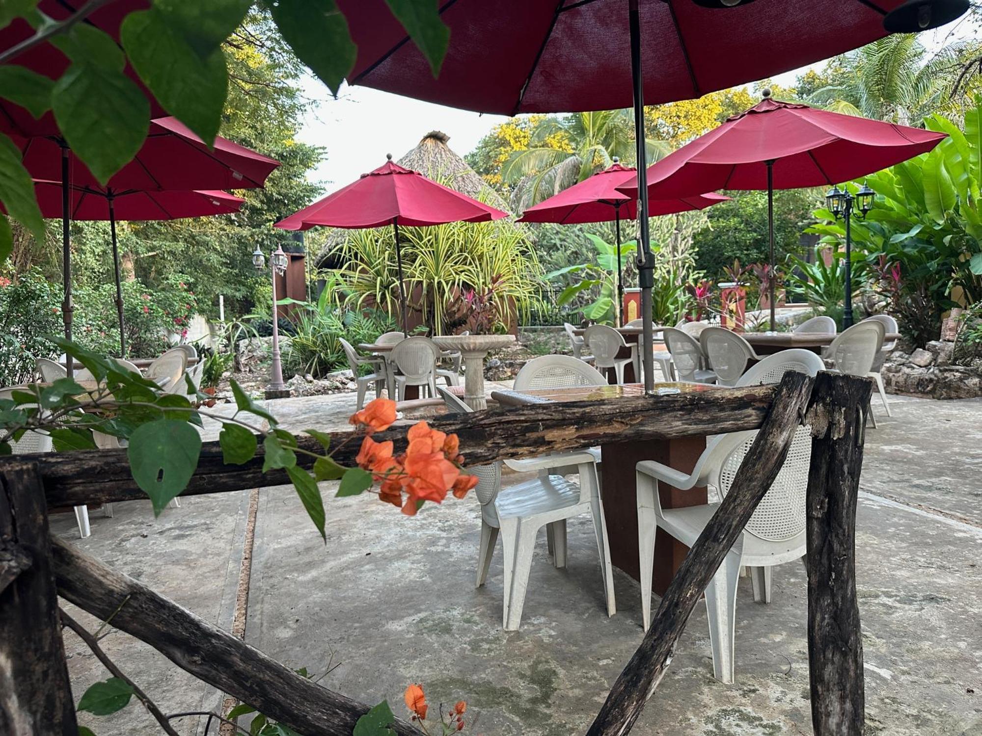 The Pickled Onion B&B And Restaurant Uxmal Santa Elena Exterior foto
