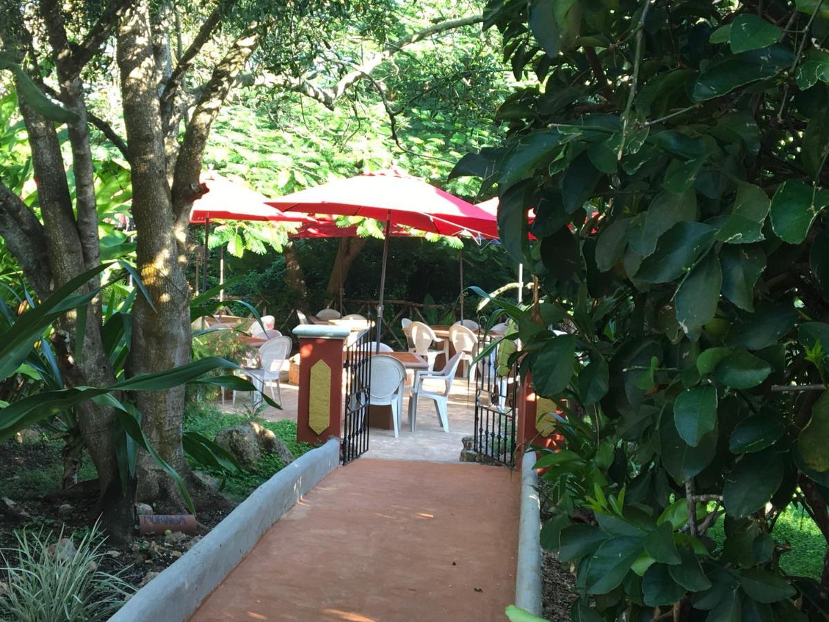 The Pickled Onion B&B And Restaurant Uxmal Santa Elena Exterior foto
